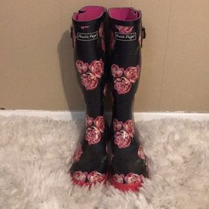 CHARLIE PAIGE RAIN BOOTS!!